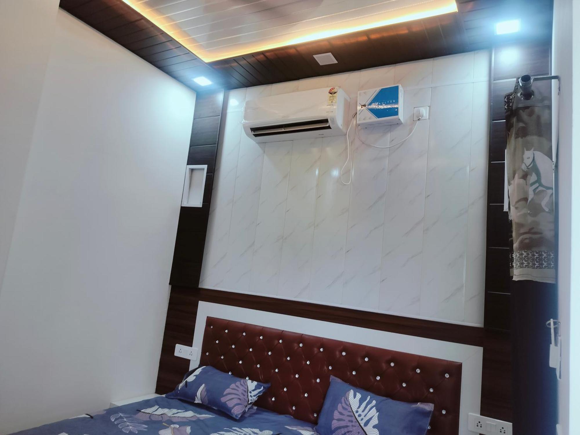 Goenka Home Stay Barsana Chhata Exterior photo